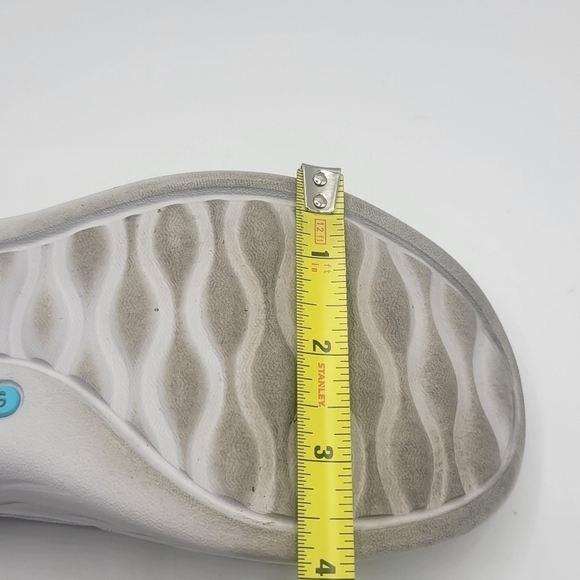 BZEES Slip-on shoes size 5M - Picture 14 of 15